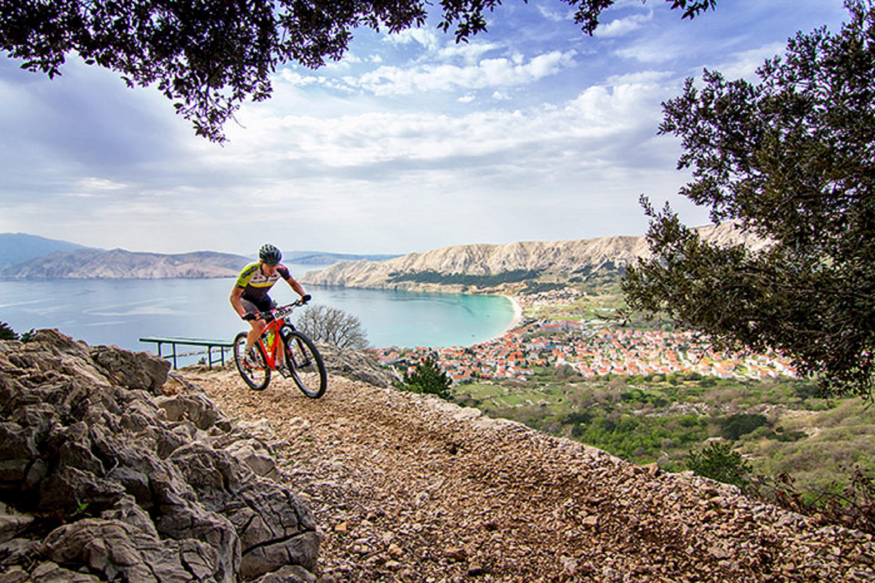 Sunny Baska Residence By Valamar, Ex Zvonimir Baška Buitenkant foto